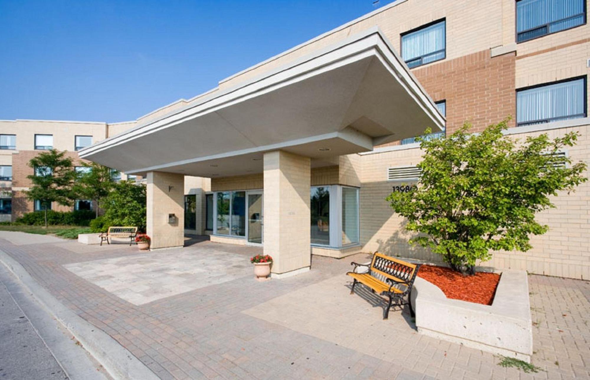 Residence & Conference Centre - King City エクステリア 写真