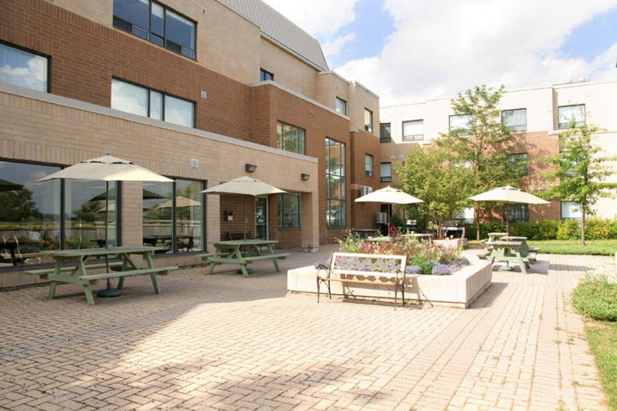 Residence & Conference Centre - King City エクステリア 写真
