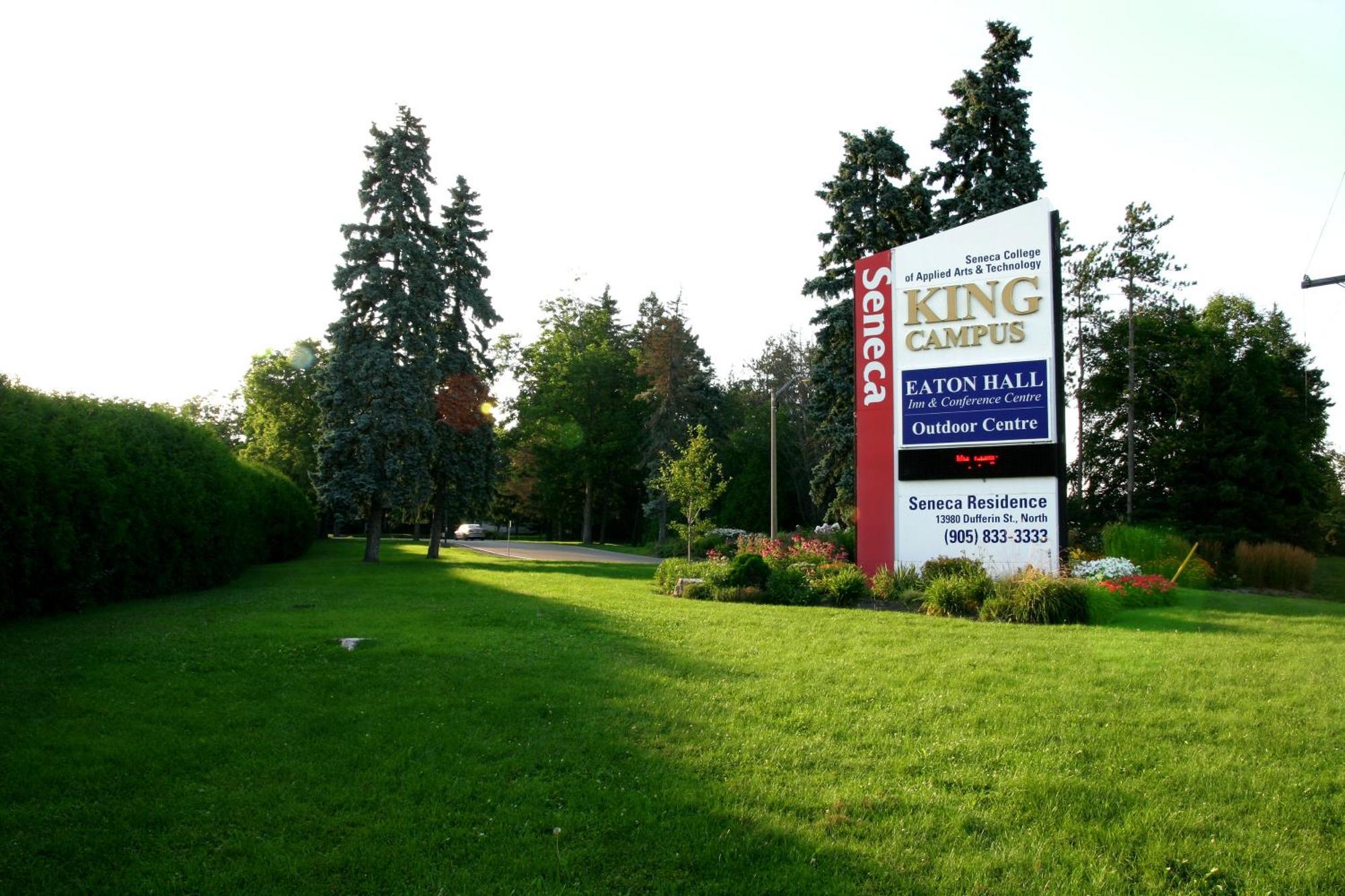 Residence & Conference Centre - King City エクステリア 写真