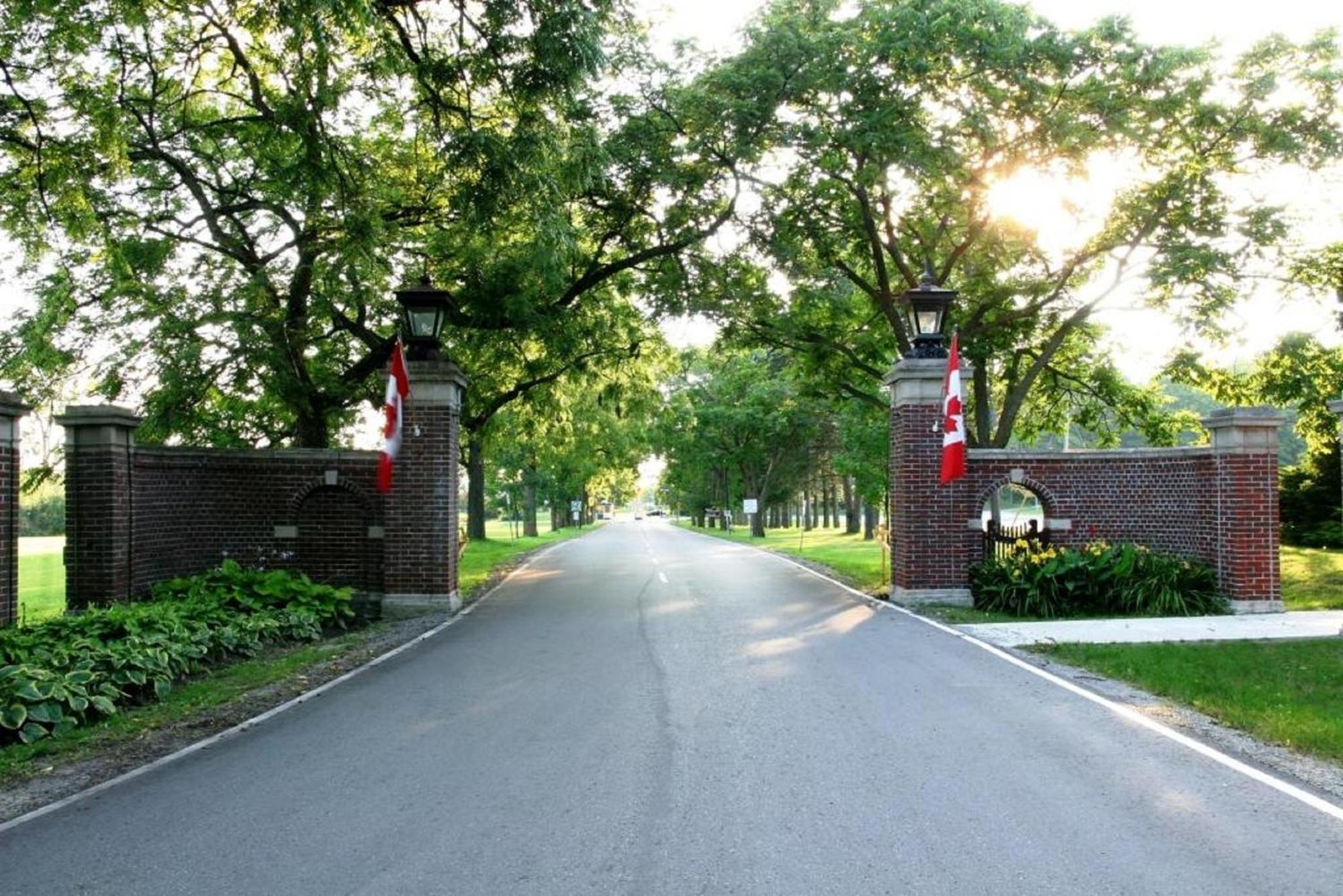 Residence & Conference Centre - King City エクステリア 写真